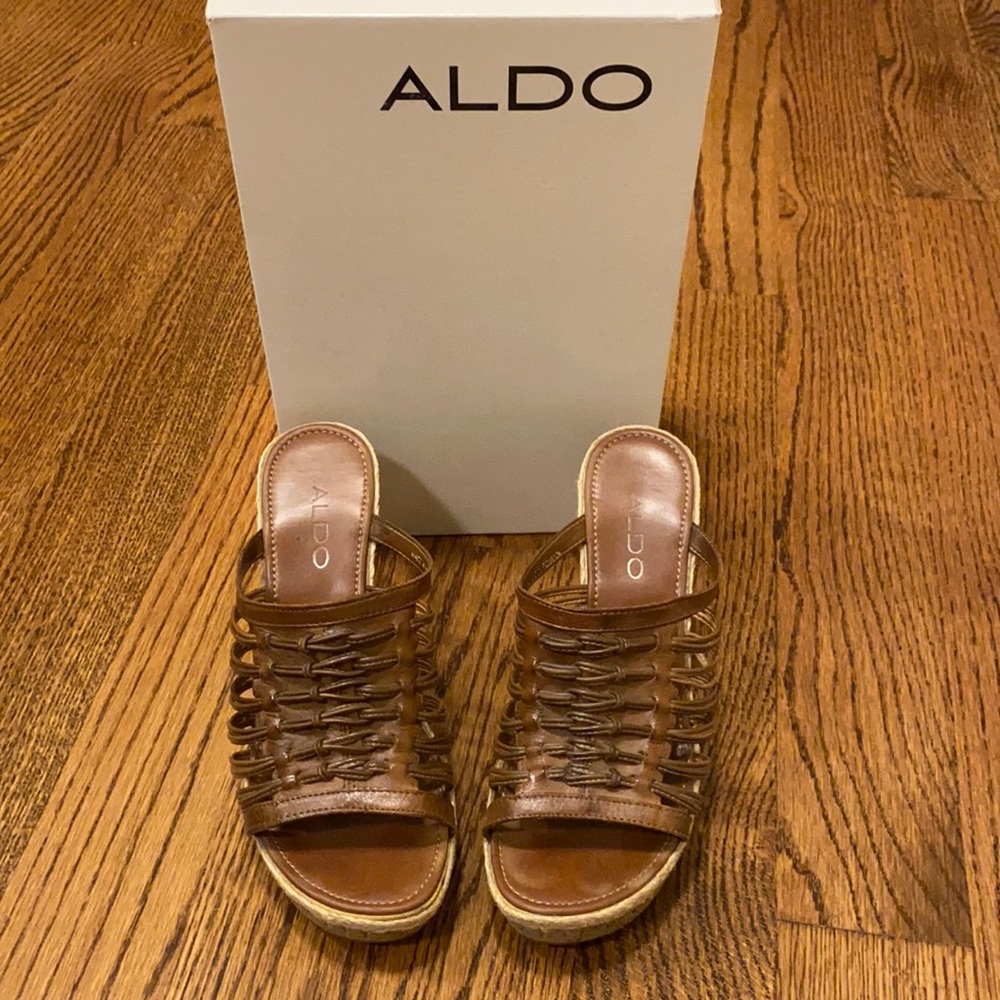 Aldo Mazarine brown wedge sandals in size 38B better known as 7.5